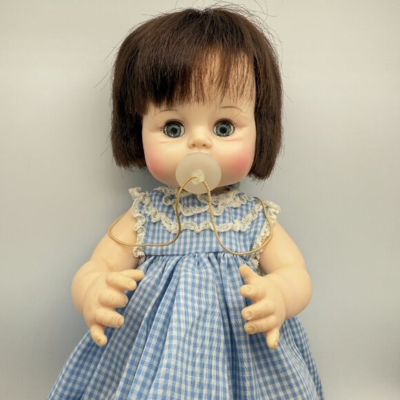Madame Alexander Sweet Tears Doll #3627 Original Pacifier Blue Gingham Dress - Picture 3 of 12